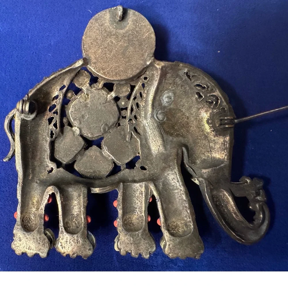 Vintage Unsigned Hattie Carnegie elephant, multicolored brooch 50 - 60's